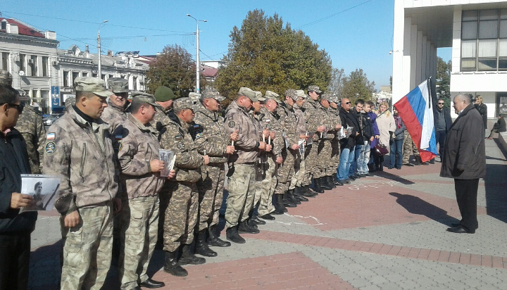 Вшанувати Моторолу в Сімферополі прийшли тільки "кримські ополченці" - фото 1